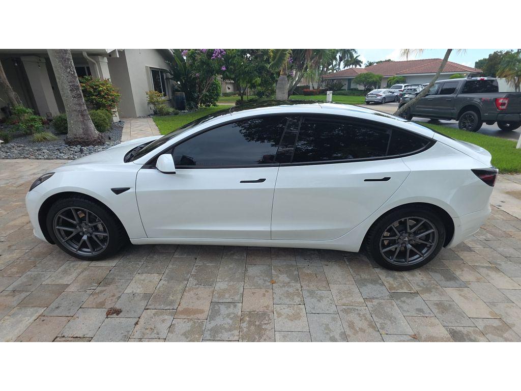 tesla model 3 2022 5YJ3E1EB4NF106054 image tesla model 3 2022 5YJ3E1EB4NF106054 image